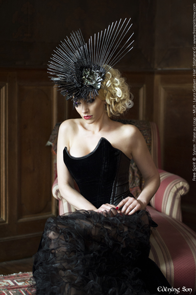 corset noir et coiffe en pics headpiece black and silver