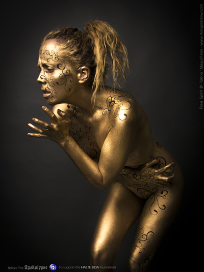 naked girl body painting noir et or gold and black